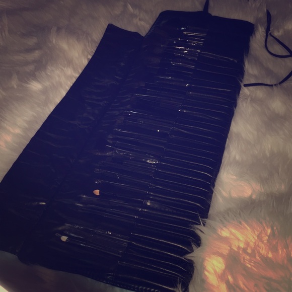 Other - Makeup Brush Set, Black On Black💋